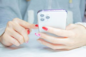 ハードジェルとソフトジェルの違いは？どっちが良いの？使い分けやそれぞれの特徴を解説！