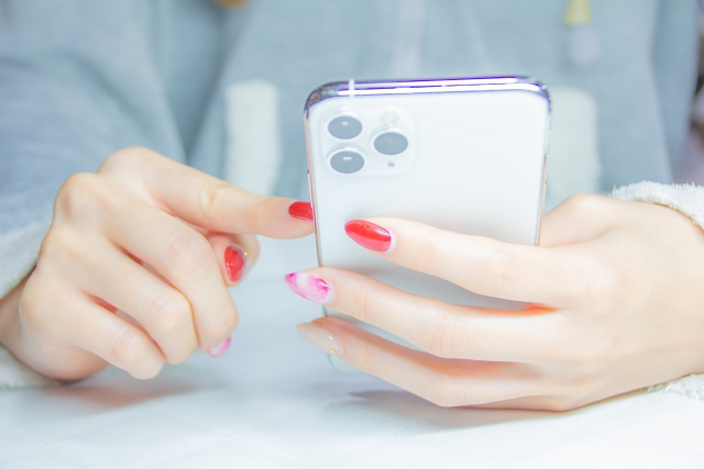 ハードジェルとソフトジェルの違いは？どっちが良いの？使い分けやそれぞれの特徴を解説！